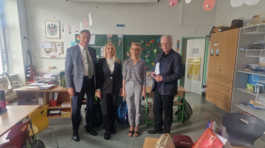 From left to right: Mats Lindberg, member of ECRI’s Secretariat, Nerma Dobardžić, ECRI member in respect of Montenegro, Barbara Gmeiner, Director of the Bertha von Suttner primary school in Graz, and Ögmundur Jónasson, ECRI member in respect of Iceland