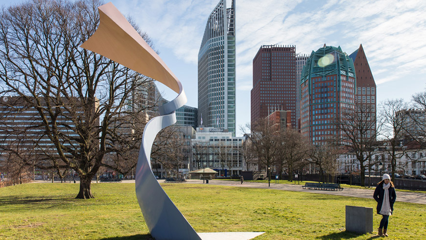 Fernando Duarte Nogueira / Shutterstock.com - The Hague: this monument to gay, bisexual and transgender people was made by Dutch artist Theo ten Have