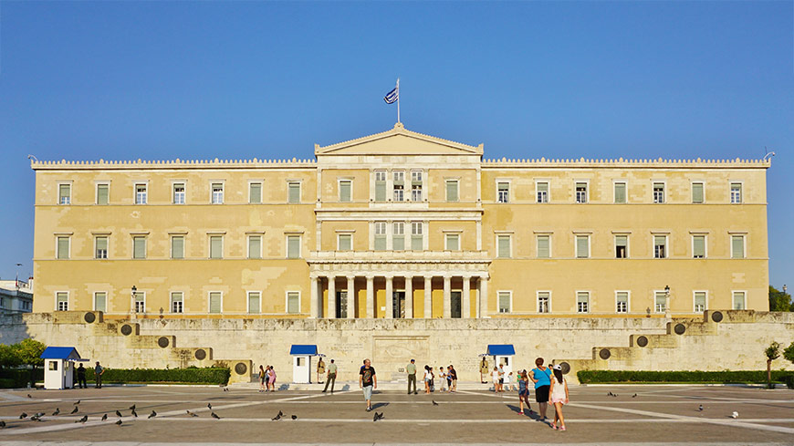 The Commissioner urges the Greek parliament to refrain from suspending the registration of asylum applications
