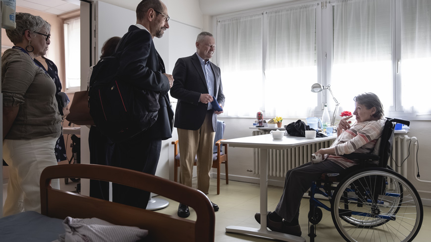 The situation in long-term care facilities in France: the Council of Europe Commissioner for Human Rights encourages the accelerated implementation of measures to safeguard the human rights of older people