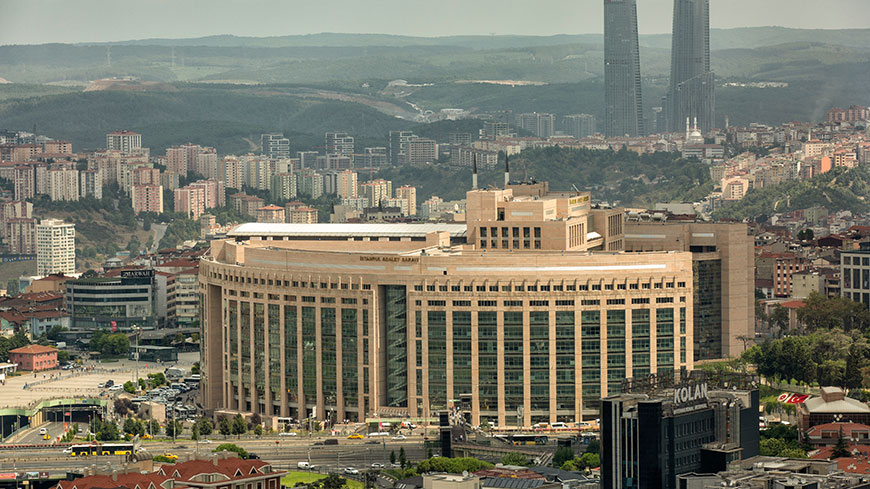 Caglayan Justice Palace, Istanbul - © OVKNHR / Shutterstock.com