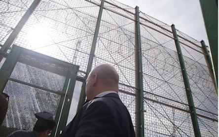 Espagne : Le Commissaire Muižnieks demande que des directives sur la gestion des flux migratoires  soient données à la police aux frontières