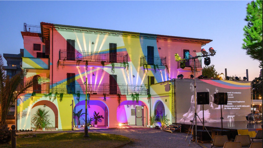 Screenshot of Mussolini’s villa in Riccione, featured on The Guardian website on April 4, 2026.