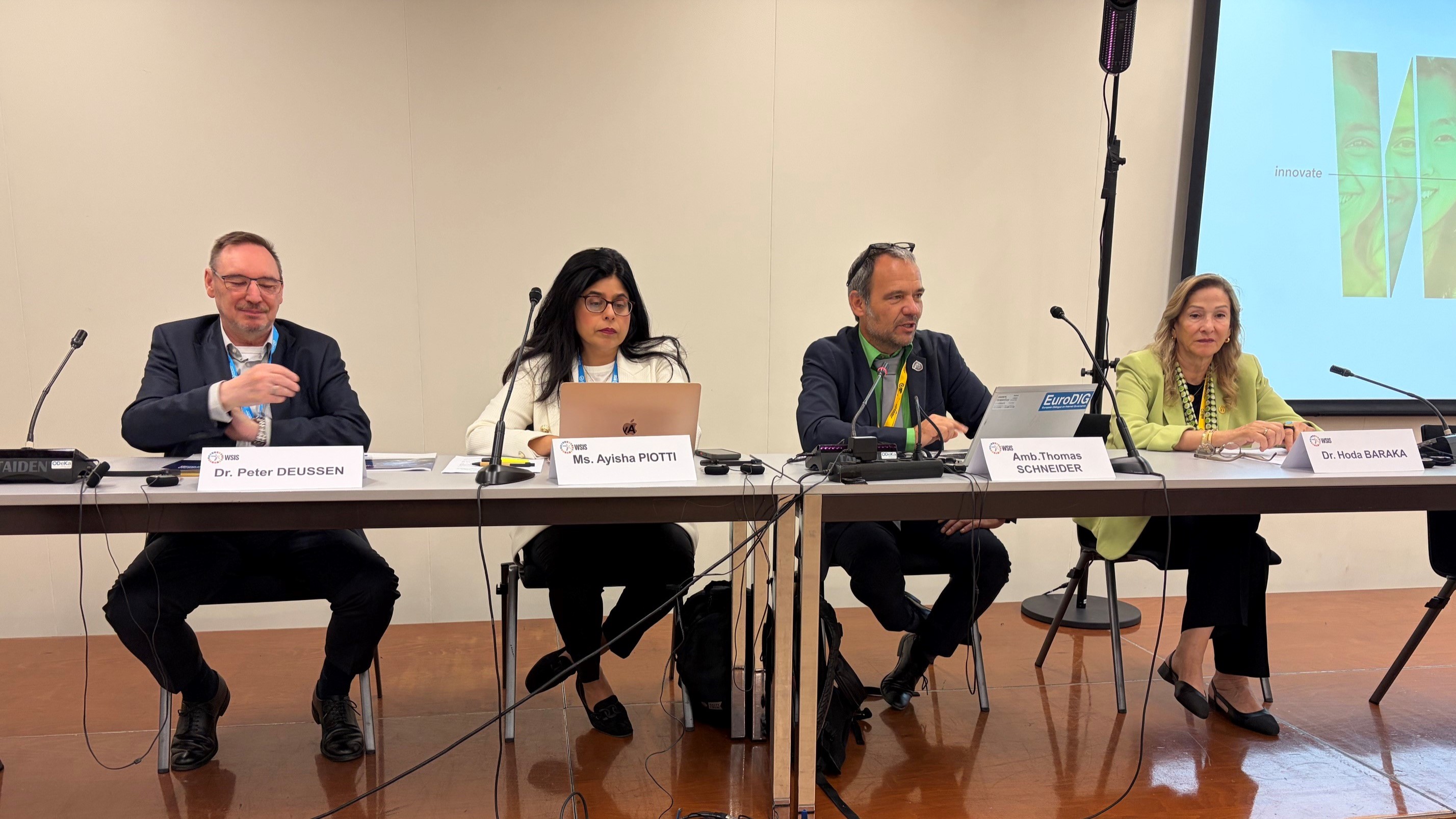 L'ambassadeur Thomas Schneider met en lumière la mise en œuvre concrète de la gouvernance de l'IA lors du Forum du SMSI 2026.