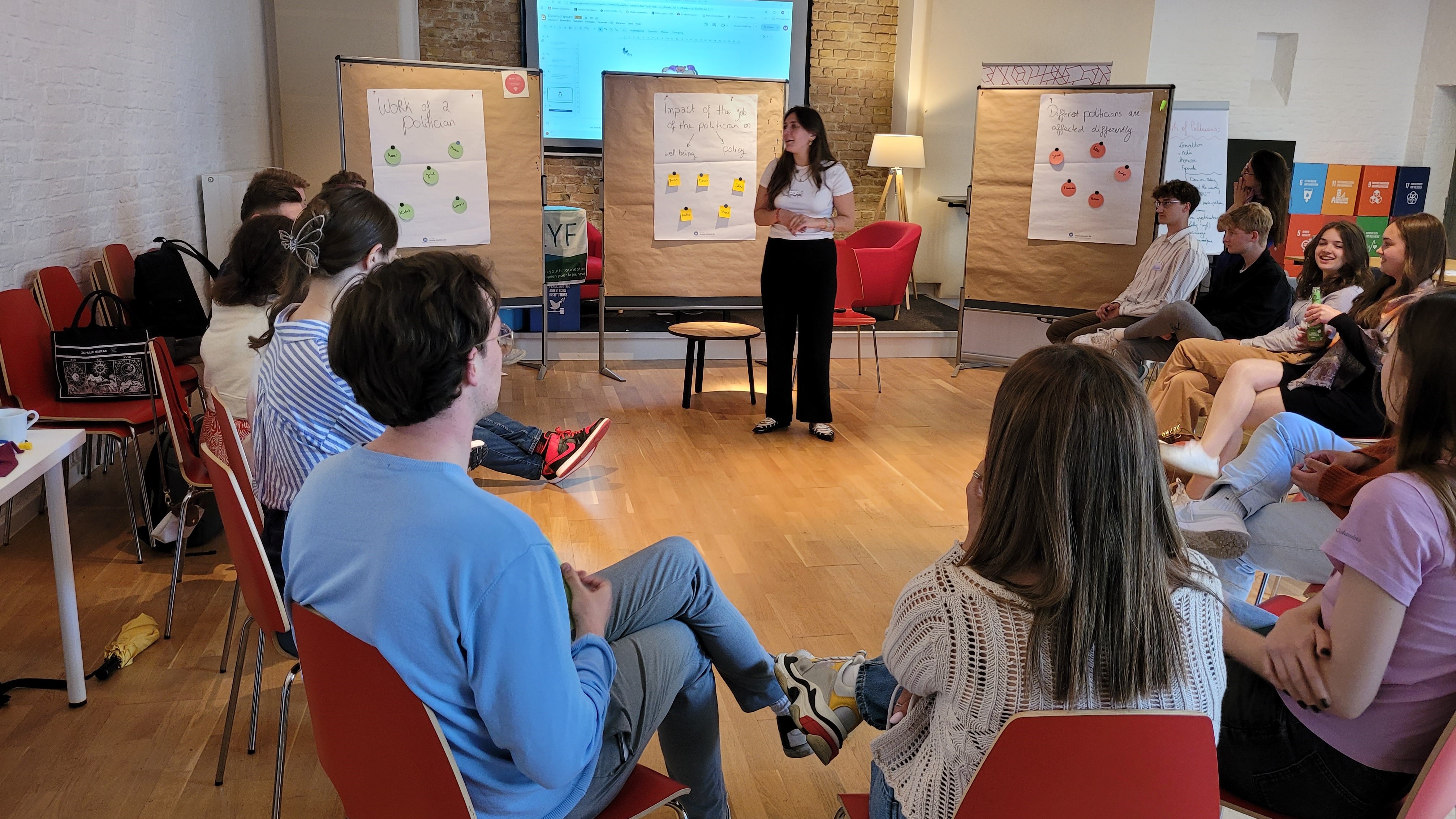 Visite de suivi du FEJ à l'activité internationale « Brain Gains & Campaign Trains: Turning tracks to wellness facts » de la Fédération internationale de la jeunesse libérale