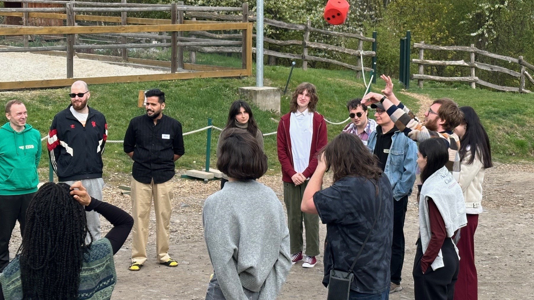 Visite de terrain du FEJ dans le cadre du projet de coopération à long terme des Jeunes Amis de la Nature