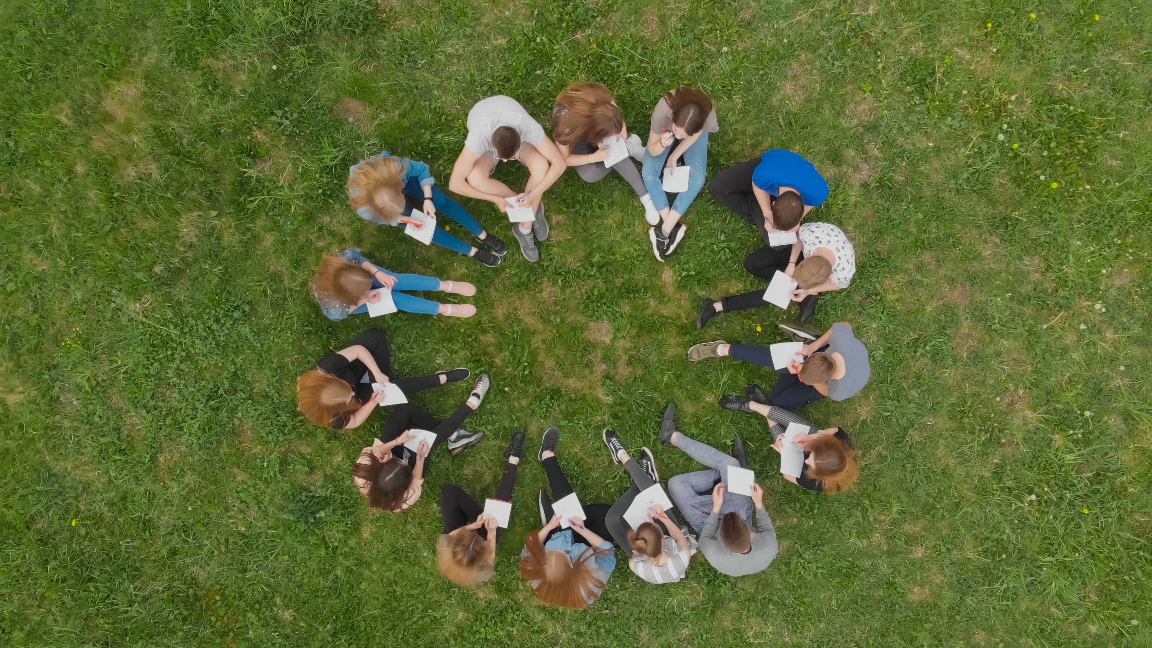 Announcing the EYF call for proposals for international one-off youth co-operation activities supporting young people from Ukraine !