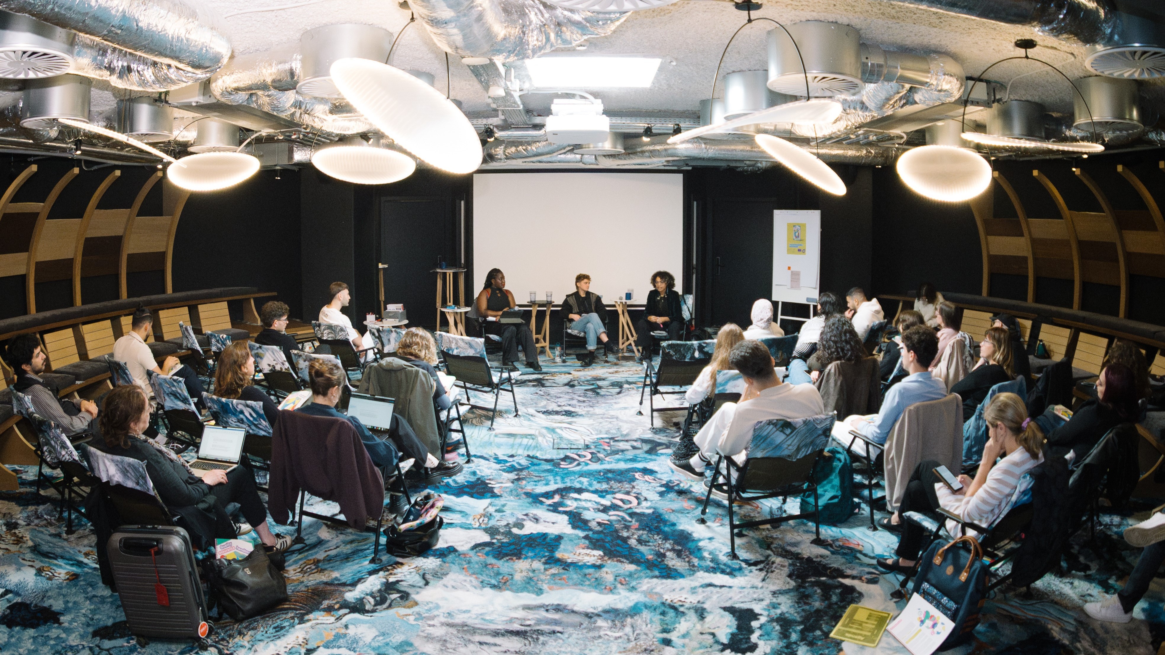 Visite de suivi de l'activité internationale du Réseau des jeunes pour l'éducation aux droits humains « Assurance qualité pour tous »
