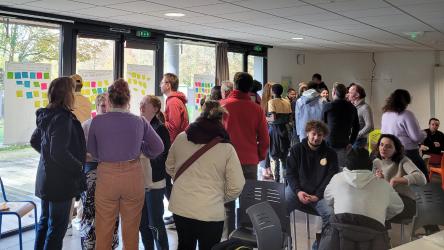 The EYF visits a local youth democracy project in France