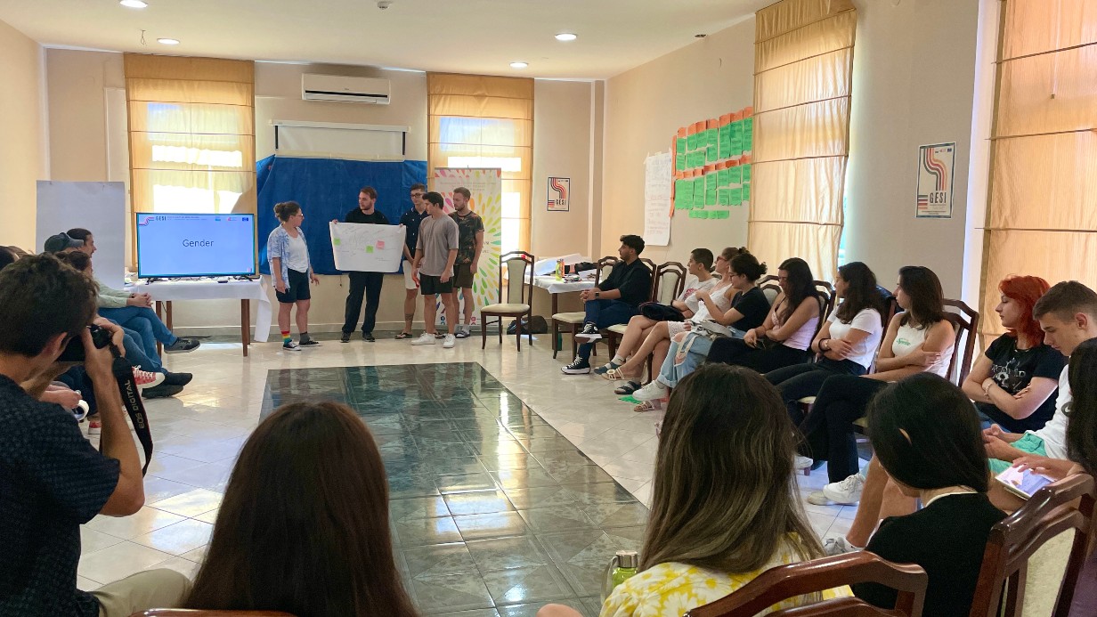 Visite de suivi du FEJ à une activité internationale sur des questions de gendre et d'inclusion sociale
