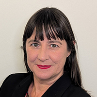 Louise Hooper, experte en IA au Conseil irlandais des libertés civiles et spécialiste de renommée internationale dans les domaines de l'intelligence artificielle, de l'égalité et de la non-discrimination