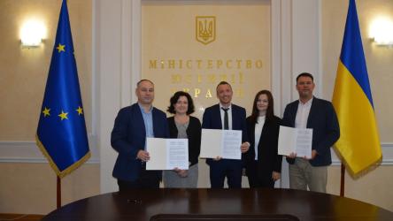 Signing a Memorandum of Co-operation on development and implementation of child-friendly justice initiatives in Ukraine