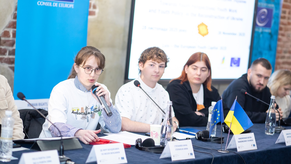 Towards Youth Perspectives: Youth Work and Youth Policy in the Reconstruction of Ukraine