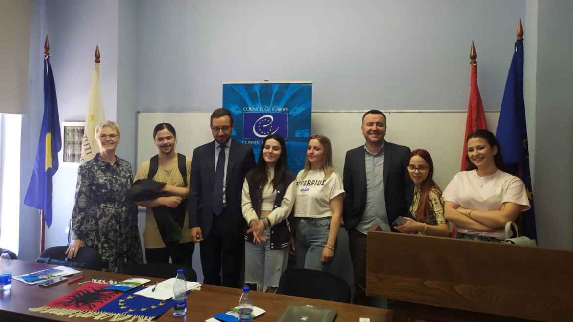 Studentë të Universitetit të Tiranës diskutojnë mbi rolin e Këshillit të Evropës në avancimin e të drejtave të njeriut
