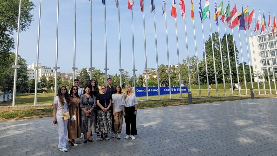 The winners of the Fake≠Fact video contest participate in a study visit to Strasbourg