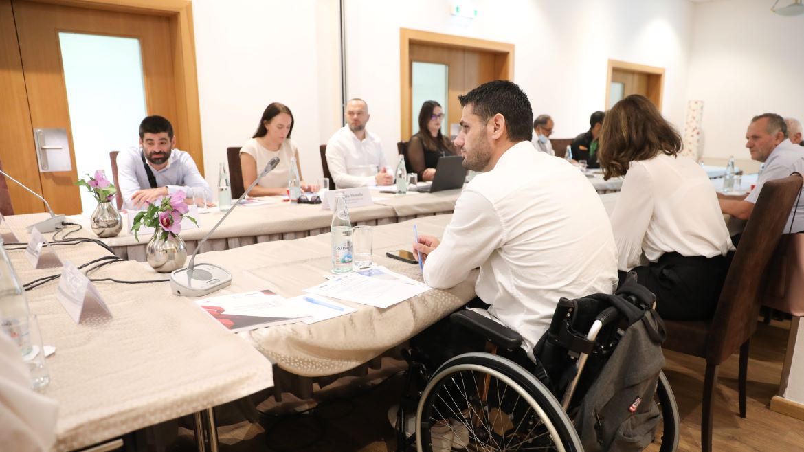 Personat me aftësi të kufizuara në Shqipëri mbështeten në procesin e përgatitjes së ankesave për rastet e diskriminimit
