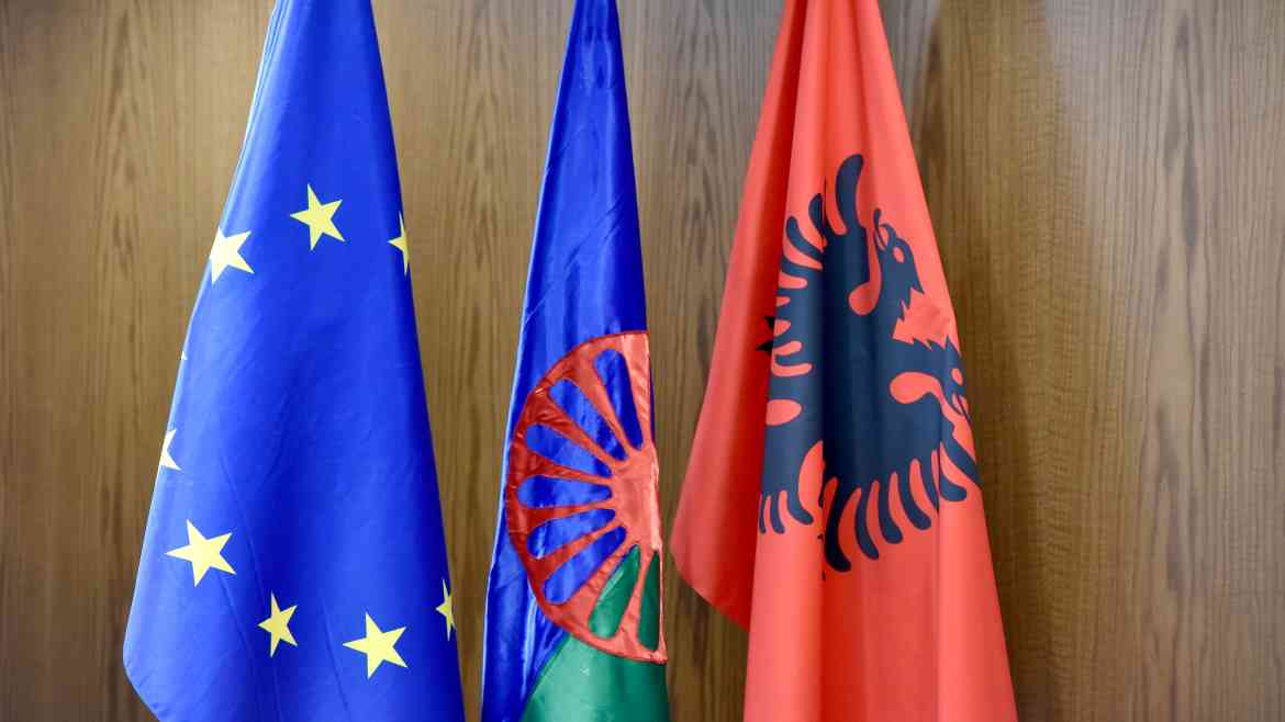 Përkujtohet Dita Botërore e Gjuhës Rome në Shqipëri