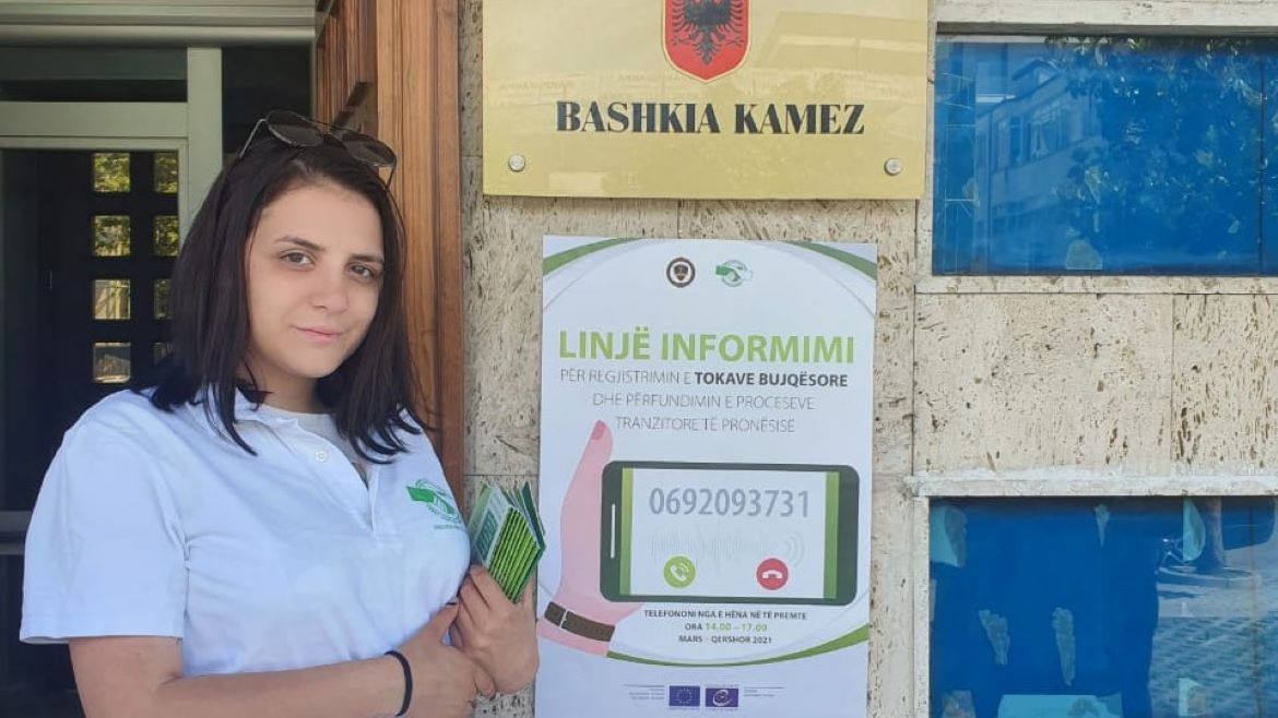 Qytetarët në Shqipëri informohen  për regjistrimin e titujve të pronësisë së tokës
