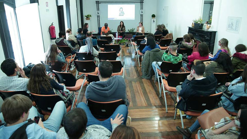 Public discussion on Human Rights and Interculturality - Intercultural ...