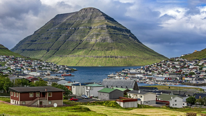 Première visite d'experts à Klaksvik