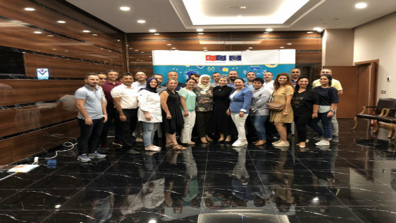 Temel Eğitimde Demokrasi Kültürünün Güçlendirilmesi Projesi Kapsamında Bütüncül Okul Modelinin Geliştirilmesine Devam Edilmekte