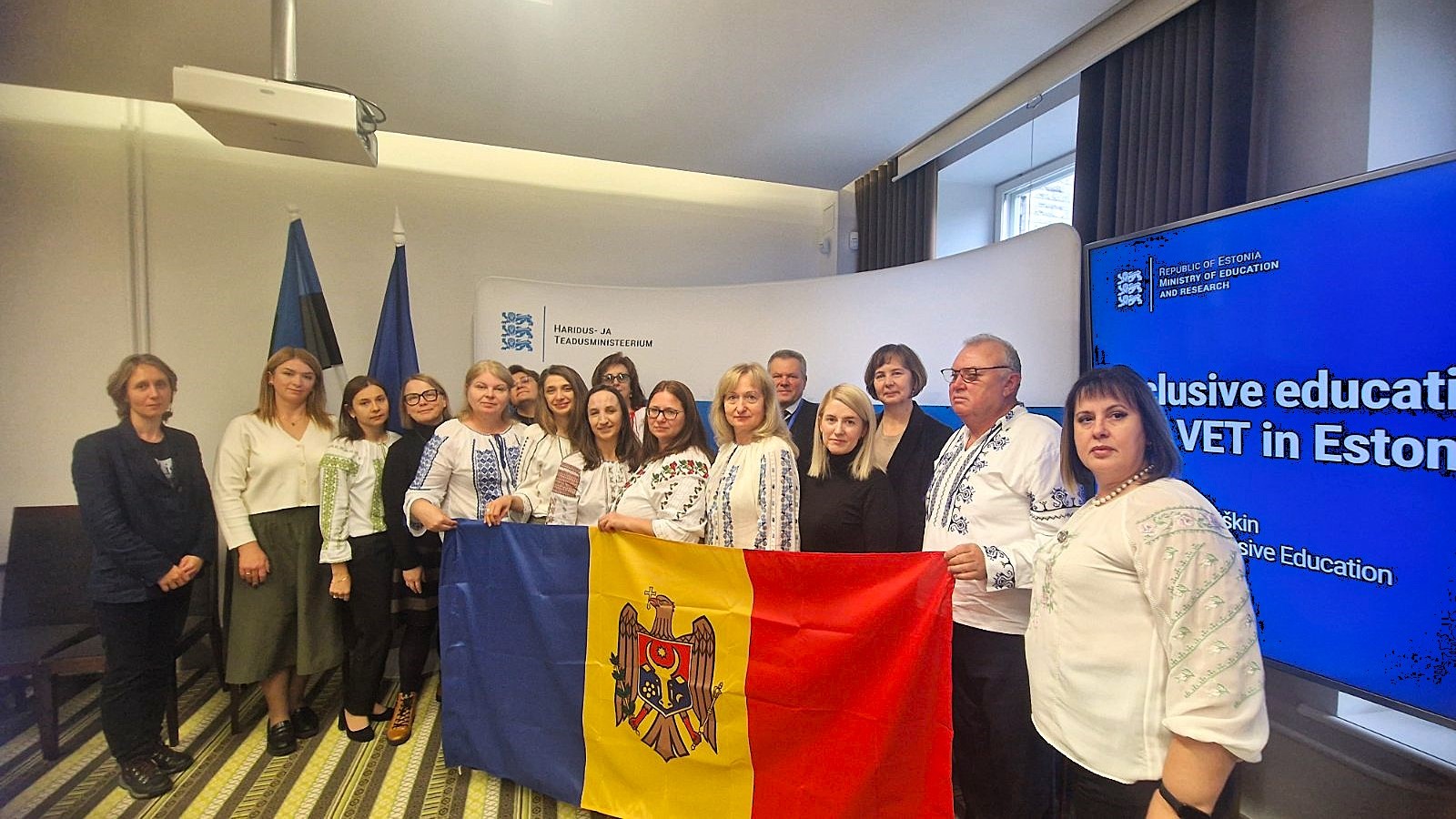Managerii și profesorii din învățământul profesional tehnic, împreună cu reprezentanți ai Ministerului Educației și Cercetării din Republica Moldova, explorează modele educaționale incluzive din Estonia