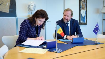Moldova signs Convention 108+