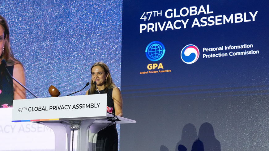 Convention 108 Chair receives Giovanni Buttarelli Award